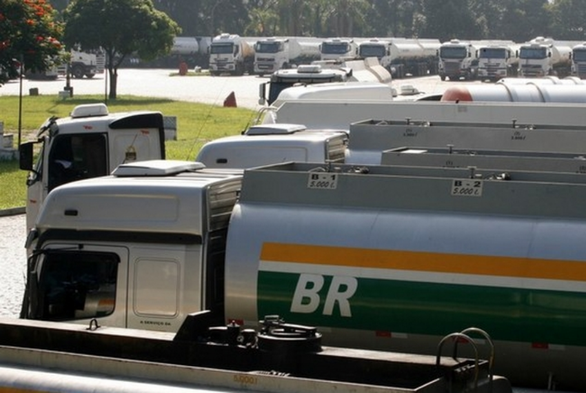 Tanqueiros fazem greve contra valor pago em ICMS em MG