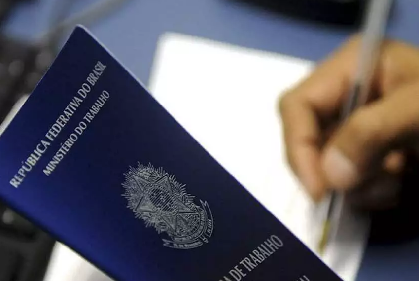 Taxa de desemprego do Brasil deve ficar entre as maiores do mundo em 2022