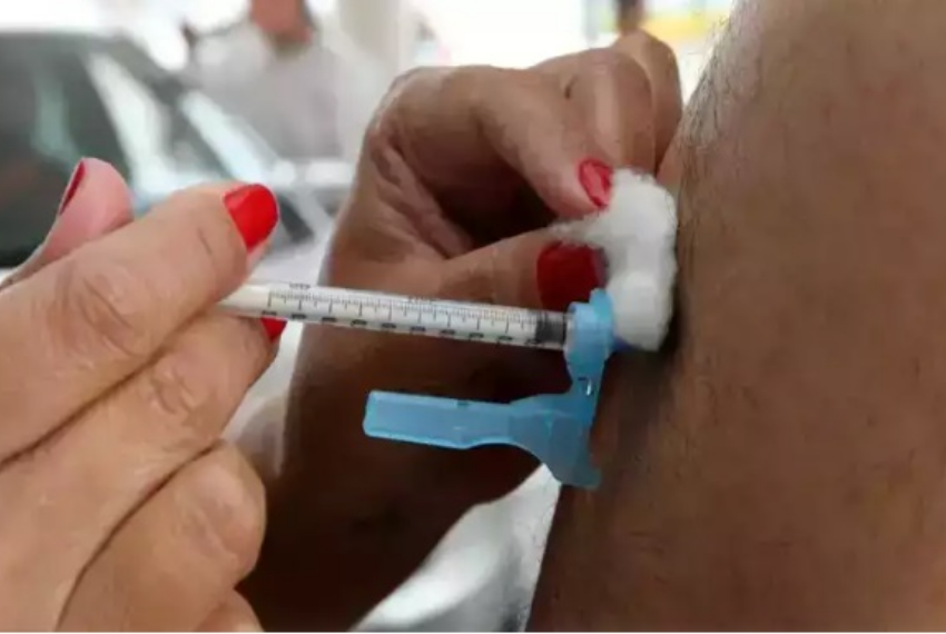 Novo pico de COVID-19 será registrado em Minas nas duas próximas semanas