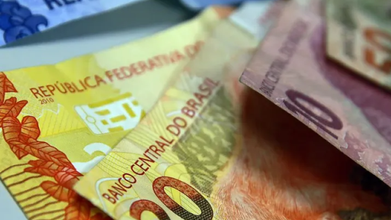 NOVA REGRA FISCAL: Nova regra fiscal permitirá gastar R$ 172 bi acima do teto de gastos, indica Orçamento.