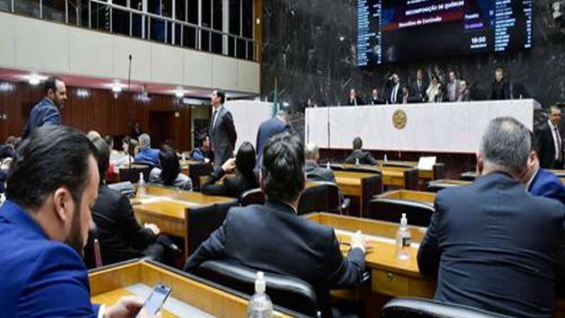 REAJUSTE DE PROFESSORES: Proposta de reajuste de 12,84% para educação é aprovada em 1º turno.