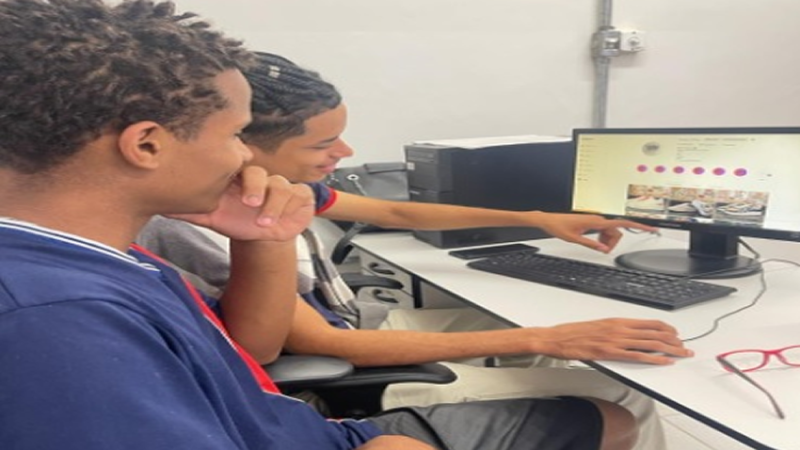 EDUCAÇÃO: Educação financeira ajuda jovens da rede estadual a empreenderem e investirem em negócio próprio para mudar realidade social.
