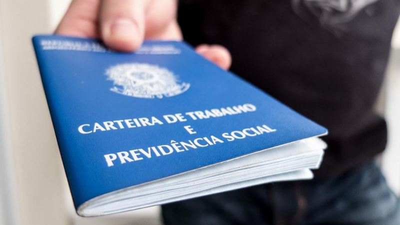 DESEMPREGO CAI: Brasil criou 130 mil empregos formais em novembro, diz Ministério do Trabalho.