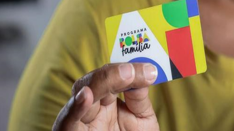 A Caixa Econômica Federal inicia no dia 19 de agosto de 2024 o calendário de pagamentos do Bolsa Família, informa o jornal O Globo.